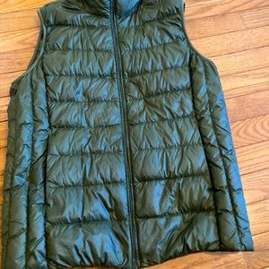 Uniqulo Ultra Light Puff Vest